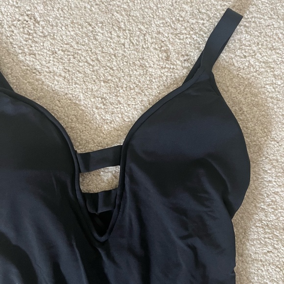 Seafolly Active V-Neck One-Piece Swimsuit - Picture 2 of 4